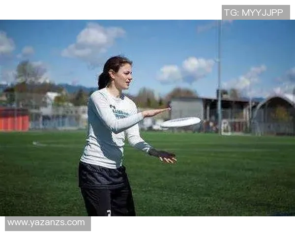 李静独家分享飞盘运动的技巧与心得体会助你提升竞技水平